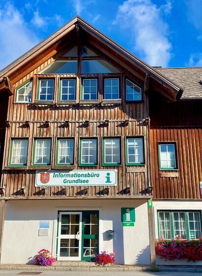 Information office, Grundlsee, autumn | Bettina Scheck | © Bettina Scheck