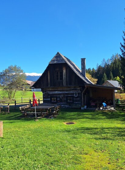 Jausenstation Russkeusche Außen | Andrea Helfenschneider | © Jausenstation Russkeusche