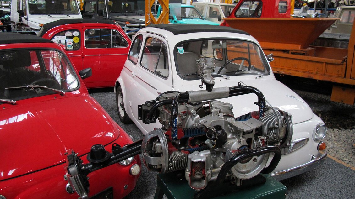 Ausstellung historischer Fahrzeuge und Motoren im Johann Puch Museum Graz | © Johann Puch Museum