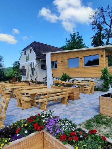 Käfers Südhang Weingut_Aussen_Oststeiermark | © Käfer Weingut