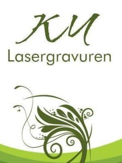 Logo for KM Laser Engravings with an elegantly designed plant. The colors are green and white, which gives a fresh appearance. | © KM Lasergravuren