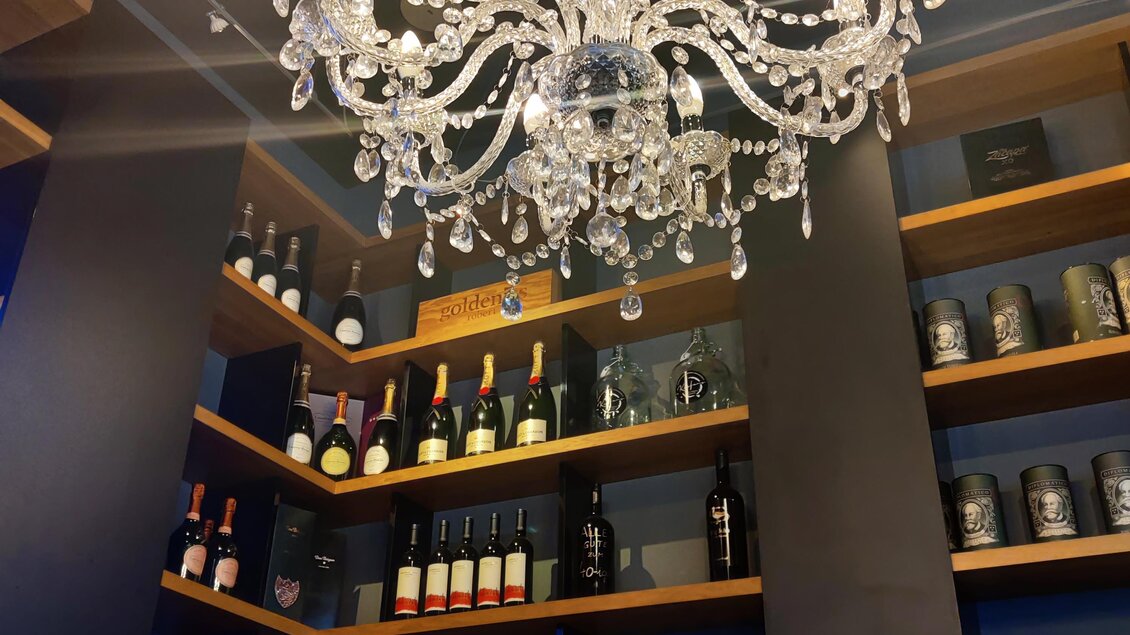 Kaefers_Weinregal_Oststeiermark | © Tourismusverband Oststeiermark