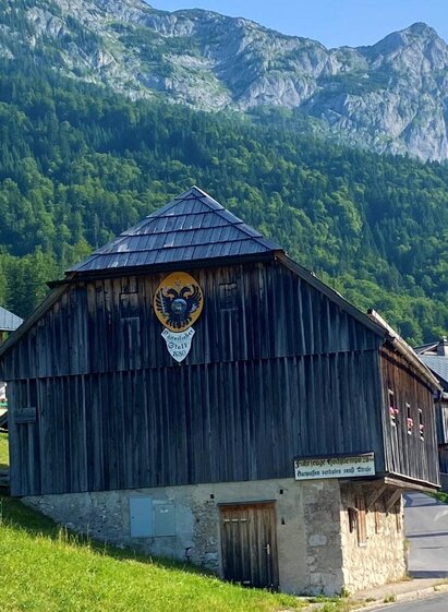 Imperial Stables, Grundlsee, towards the village | Bettina Scheck | © Bettina Scheck