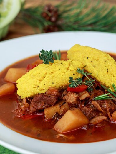 Geschmorter Krauteintopf vom Freilandschwein  | © Martin Huber