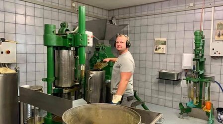 IMG_6495 | © Bernd Resch | Kernölpresse Resch Bernd | Bernd Resch | © Bernd Resch | Kernölpresse Resch Bernd