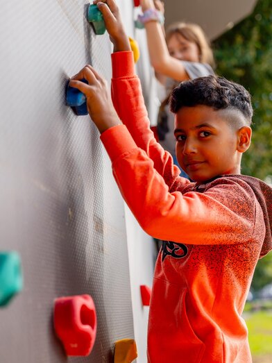 Kinder auf der Kletterwand | © Stadtgemeinde Feldbach | © © Stadtgemeinde Feldbach