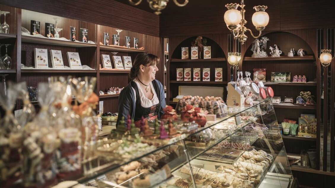 Patrizia bedient mit Leidenschaft die Gäste | © Stefan Leitner