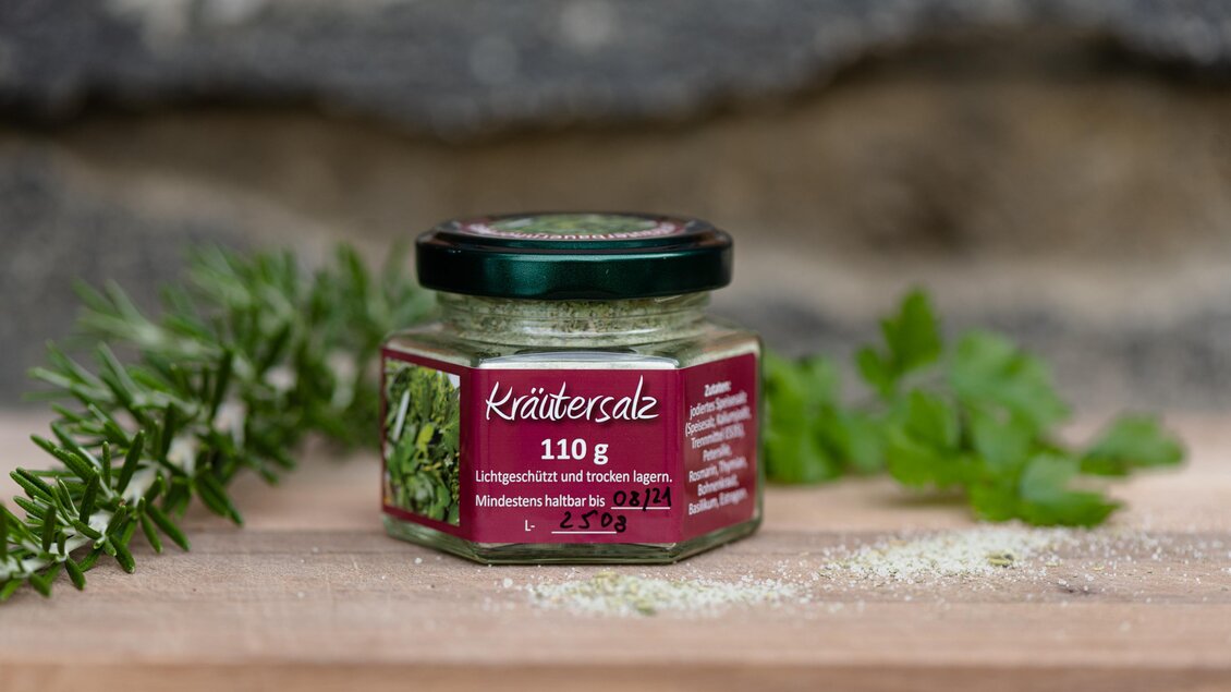 Kräutersalz vom Kräuterbauernhof Percht | © Martina Siebenhandl