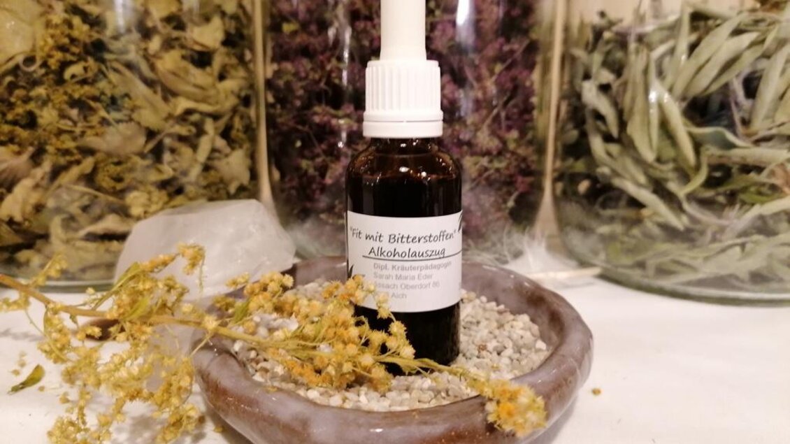 Fit mit Bitterstoffen Alkholauszug | © Sarah Eder &amp; Laura Warter