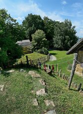 Kulm- Keltendorf_Aussen_Oststeiermark | © Kulm Keltendorf | Chris Strassegger | © Kulm Keltendorf