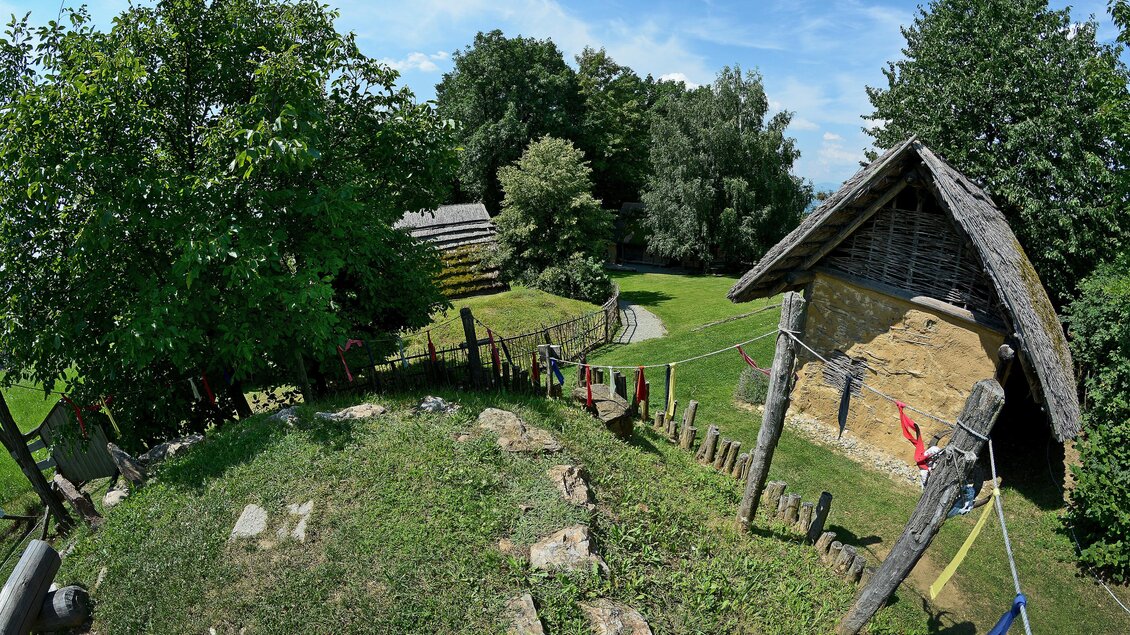 Kulm- Keltendorf_Aussen_Oststeiermark | © Kulm Keltendorf