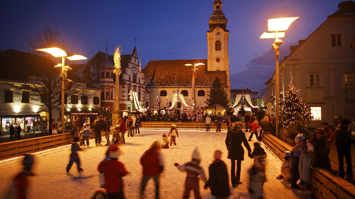 Kunsteislaufplatz Hartberg_Flutlicht_Oststeiermark | © Tourismusverband Oststeiermark
