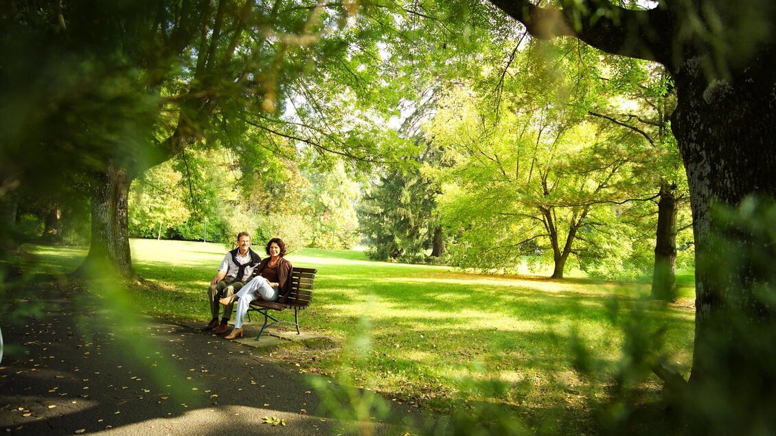 Genießen Sie die Ruhe im Kurpark | © Thermen- & Vulkanland