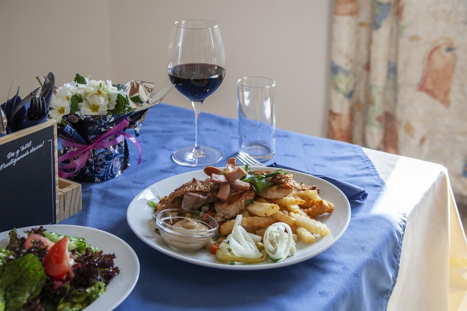 Curve host - Impression #1 | © Thermen- & Vulkanland