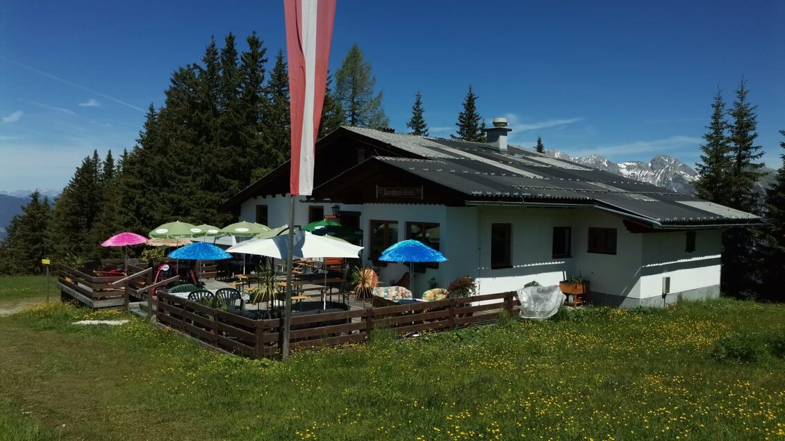 Gemütliche Sonnenterrasse | © Lärchkogelhütte