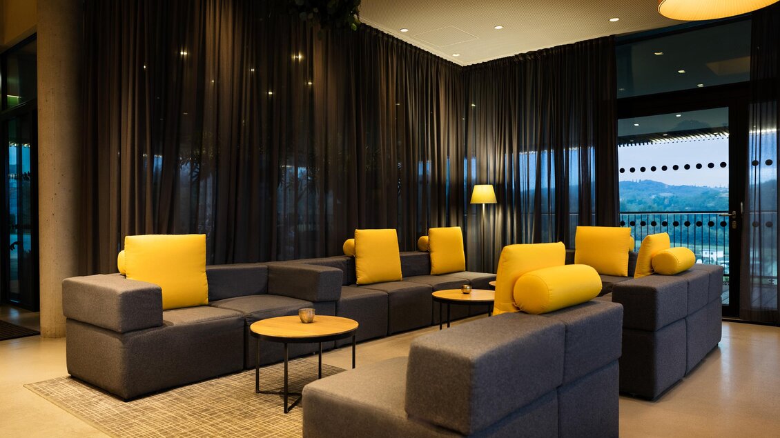 Lounge in der LOISIUM Vinothek | © Werner Streitfelder