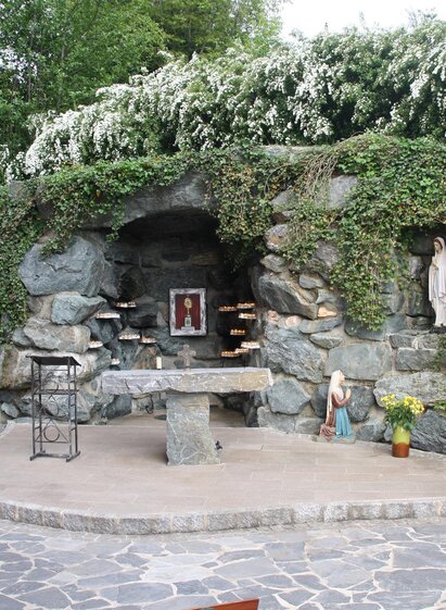 Lourdes grotto, parish church Unterlamm  | Silvia Pail | © Gemeinde Unterlamm