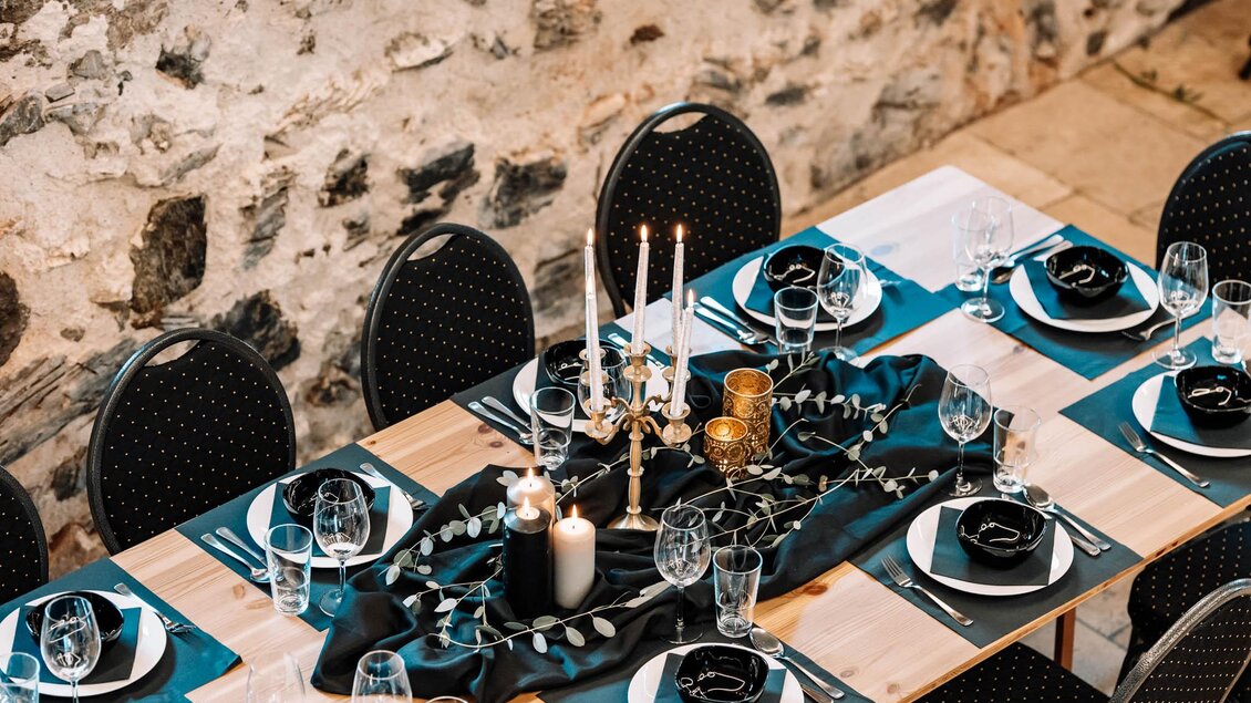 Tisch | © Steinthron