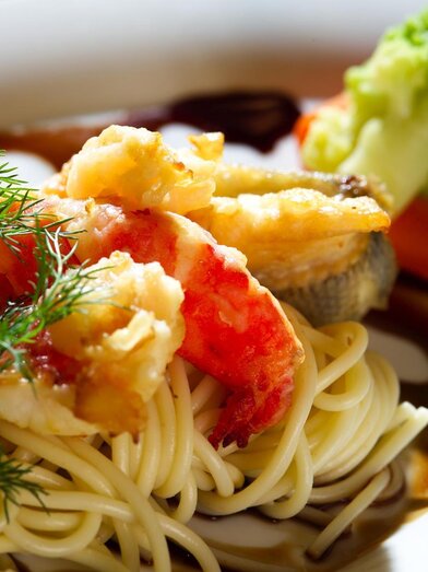 Spaghetti mit Calamari, Garnelen und Gemüse | © Thermen- & Vulkanland | Werner Krug | © Thermen- & Vulkanland