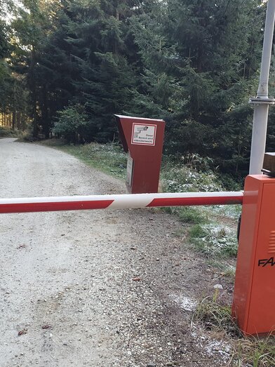 Tollgate to the Glatzl Trahütten Alm | © Oststeiermark Tourismus | © Oststeiermark Tourismus