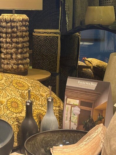 Michaela Eidlhuber Möbel Ausslage | © TVB Ausseerland - Salzkammergut_Nathalie Schröttenhamer