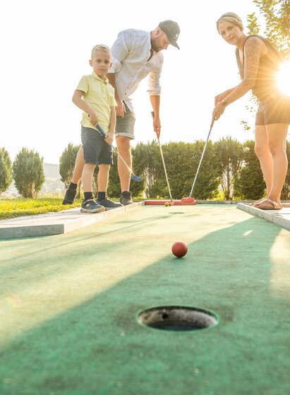 Minigolfclub | © Lipizzanerheimat_Die Abbilderei