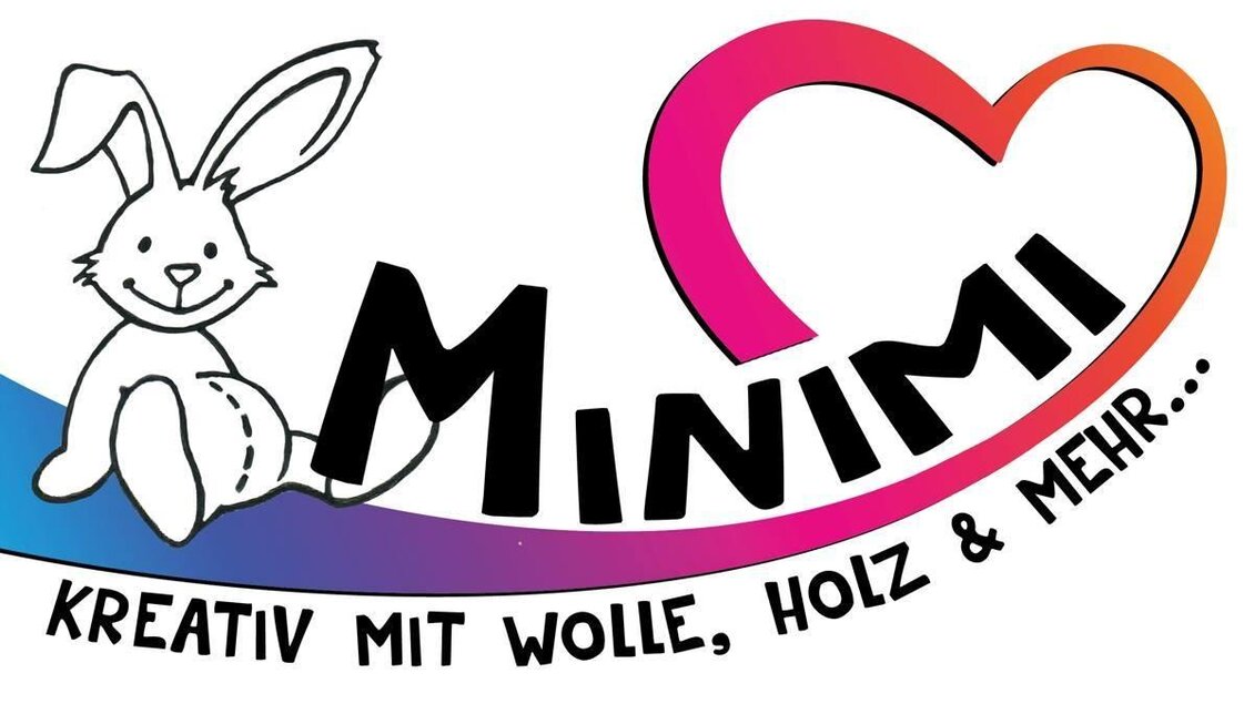 Ein Logo von Minimi mit einem niedlichen Hasen und bunten Schriftzügen. Der Slogan lautet "Kreativ mit Wolle, Holz & mehr...". | © Minimi