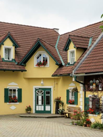 Mostgut Kuchlbauer_from outside_Eastern Styria | © Mostgut Kuchlbauer