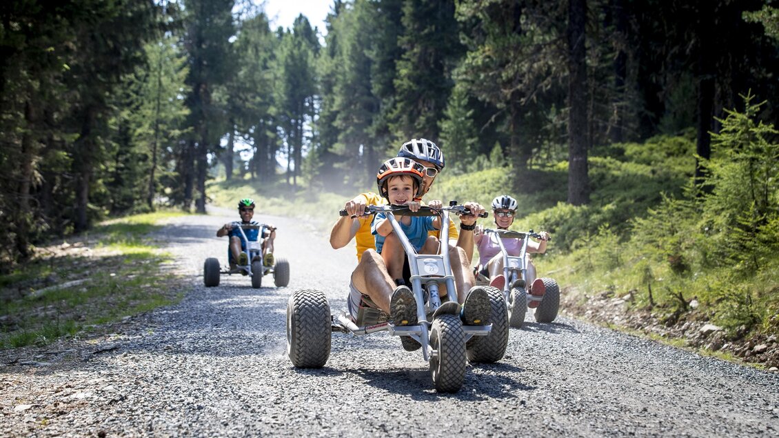 Vom Kreischberg geht es mit den Mountain Carts rasant ins Tal!