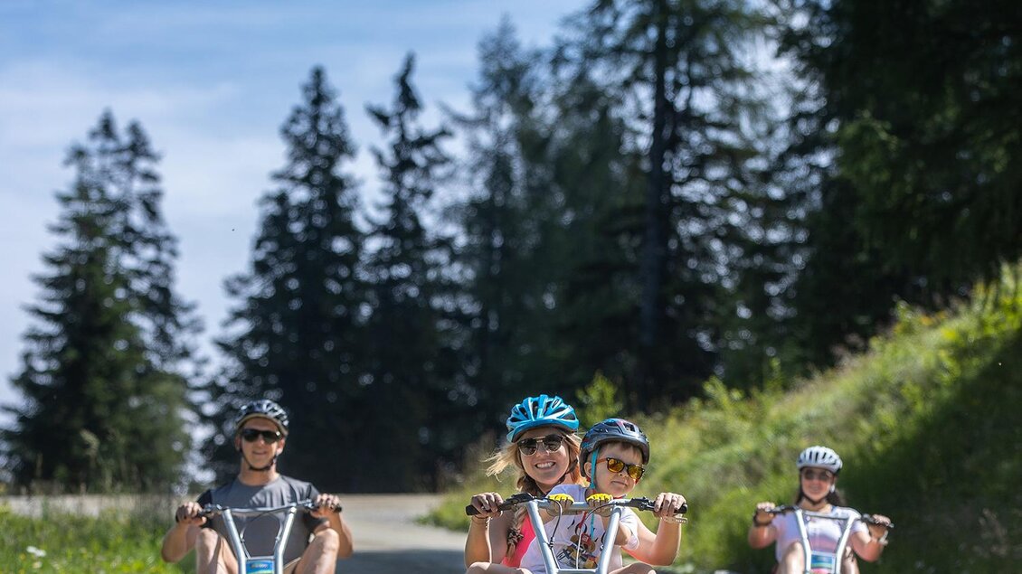 Die Rodelbahn wird im Sommer zur Go-Kart-Bahn | © Harald Steiner