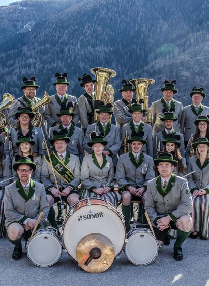 MV Kleinsölk | Aufstellung vor der Pfarrkirche | © Heinz & Melitta Holzmüller