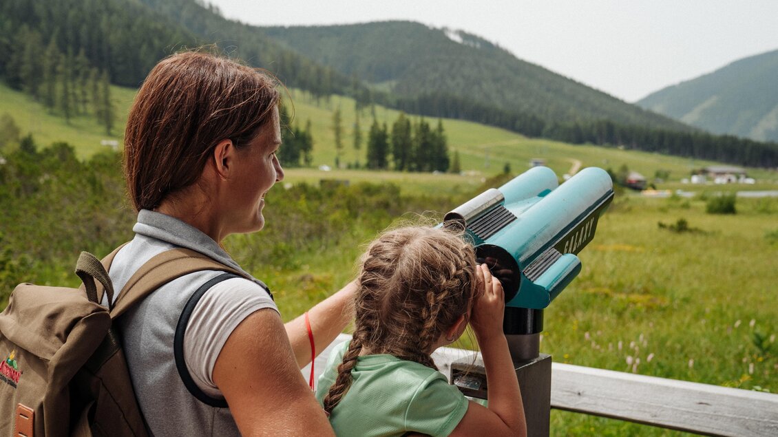 Moorlehrpfad_Fernglas_Oststeiermark | © Naturpark Almenland