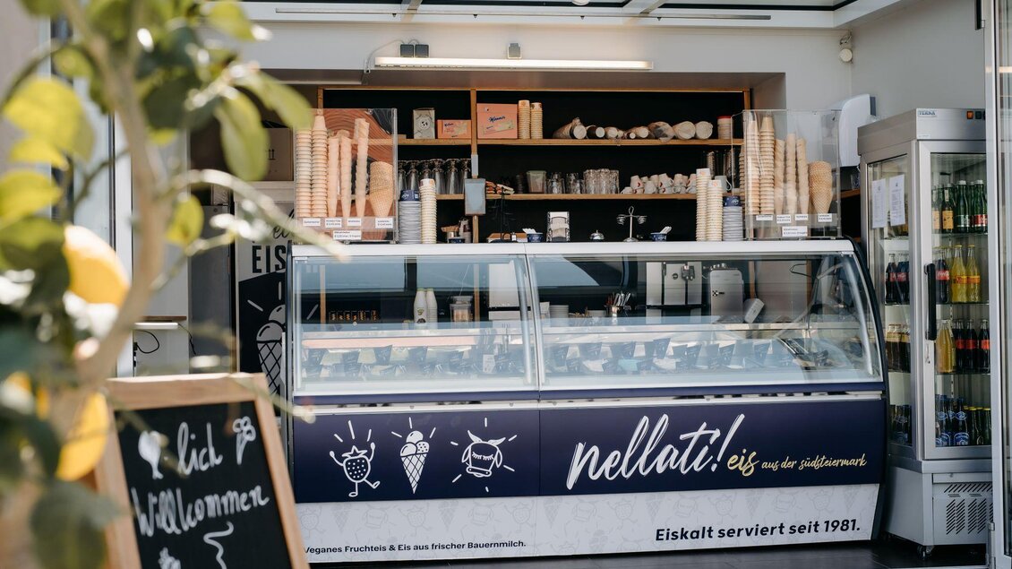 Nellati Eisbar Vitrine | © Hutter Fotografie