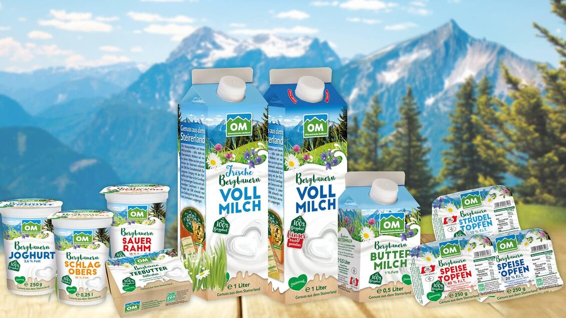 Eine Auswahl an Milchprodukten in der Natur mit Bergen im Hintergrund. Die Produkte sind frisch und regional. | © Obersteirische Molkerei