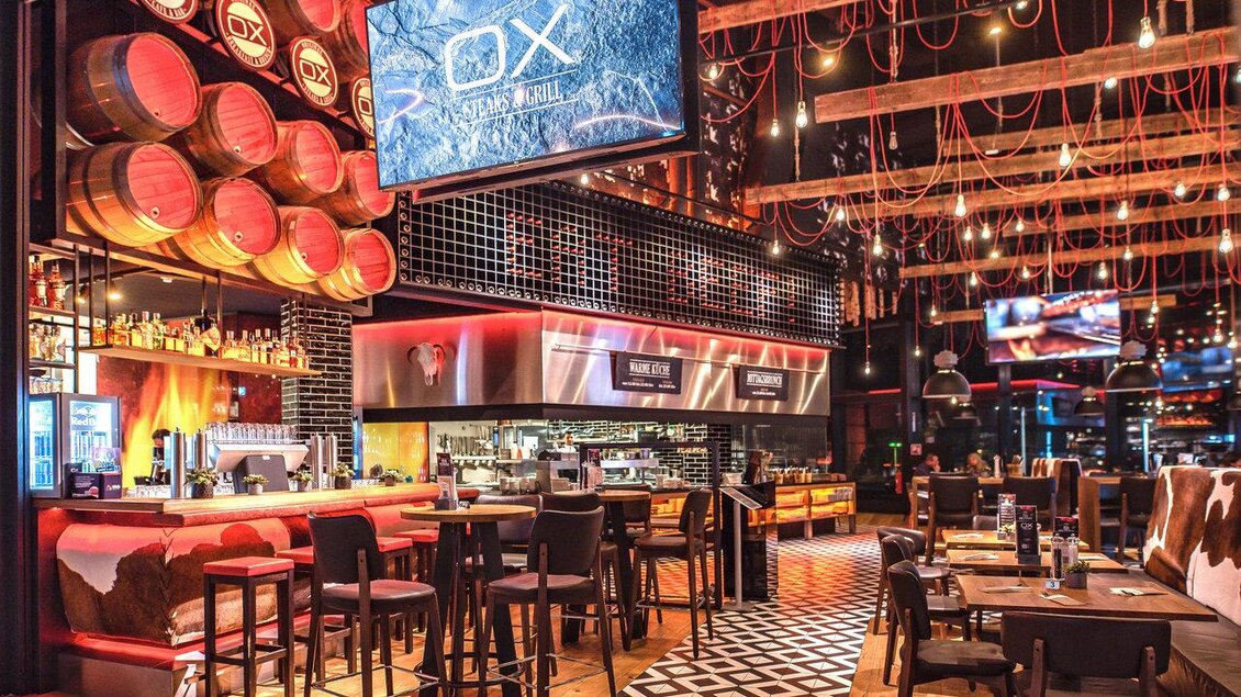 OX Steak & Grill_Innenansicht Nacht_Oststeiermark