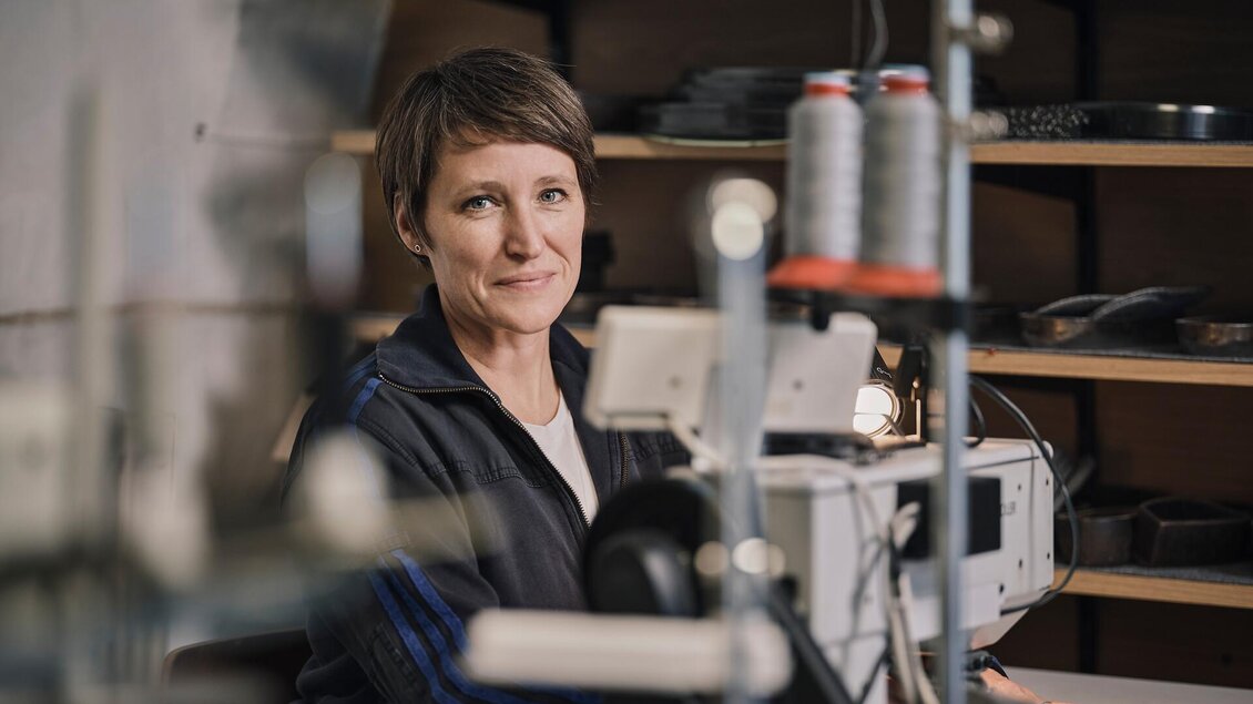 Jetzt wird genäht in der Filzwerkstatt