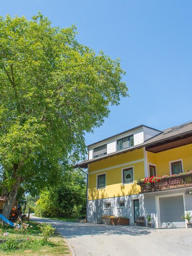 Fruit Farm Allmer_House_Eastern Styria | © Helmut Schweighofer