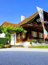 Fruit farm Knaller_house view_East Styria | © Obsthof Knaller | © Obsthof Knaller