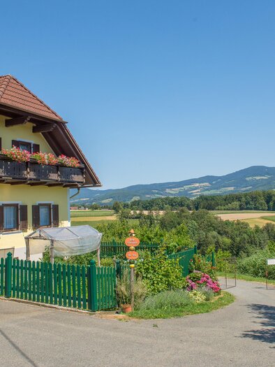 Fruit Farm Stelzer_House_Eastern Styria | © Helmut Schweighofer