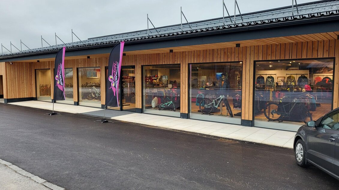 Willkommen im neuen Pörl Sport Shop | © Pörl Sport Shop