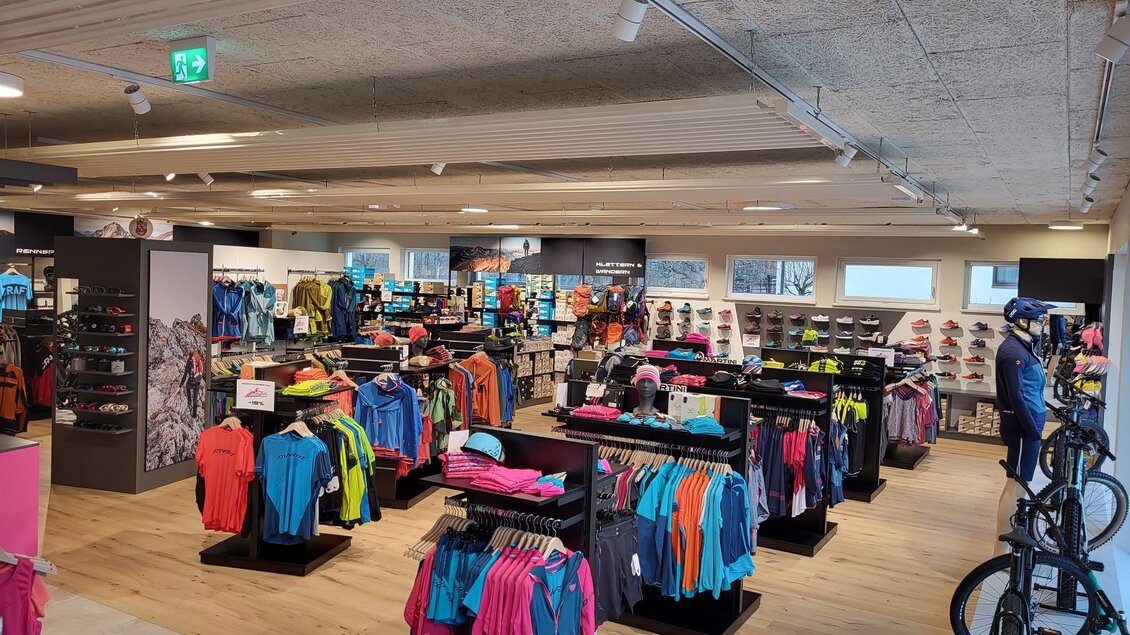 Große Sortimentsvielfalt | © Pörl Sport Shop