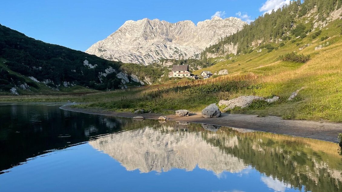Pühringerhütte, Grundlsee, Hütte mit Elmsee | © Pühringerhütte