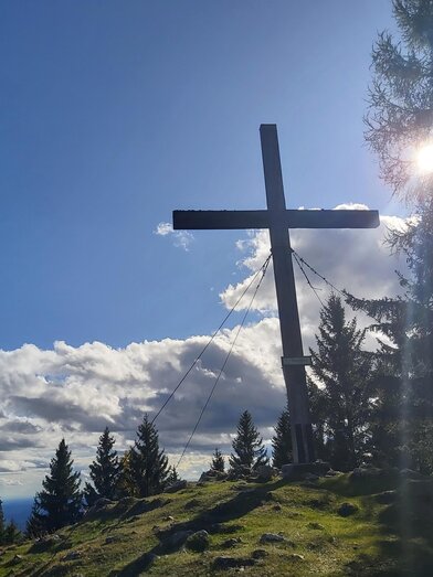 Patscha_Gipfelkreuz_Almenland | © Oststeiermark Tourismus | Christine Pollhammer | © Oststeiermark Tourismus