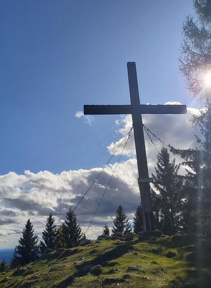 Patscha_Gipfelkreuz_Almenland | Christine Pollhammer | © Oststeiermark Tourismus