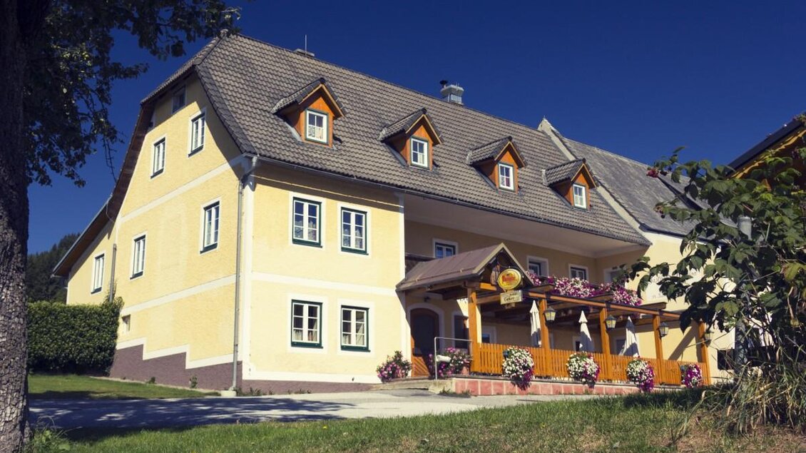 zu sehen ist die Frontansicht Pension Geier. | © Pension Geier