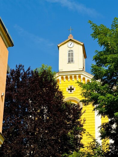 Blick von der Oberen Brunnenstraße zur Pfarrkirche | ©  Thermen- & Vulkanland