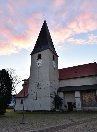 PfarrkircheLind-Außenansicht-Murtal-Steiermark | Anita Fössl | © Anita Fössl