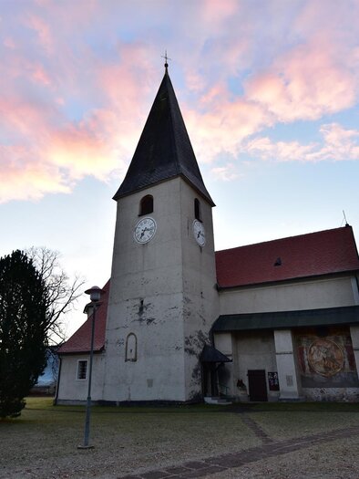 PfarrkircheLind-Außenansicht-Murtal-Steiermark | © Anita Fössl