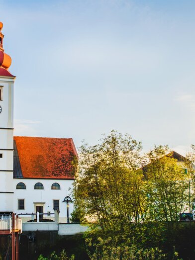 Pfarrkirche mit Hochzeitssteg | © Zur Verfügung gestellt von der Marktgemeinde Straden | Marlene Eibel | © Zur Verfügung gestellt von der Marktgemeinde Straden