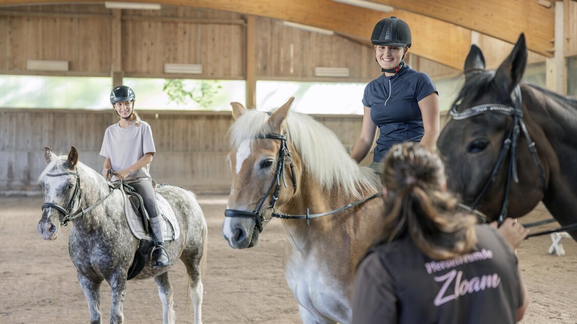 Reitabenteuer Reithalle Narzissendorf Zloam (1)